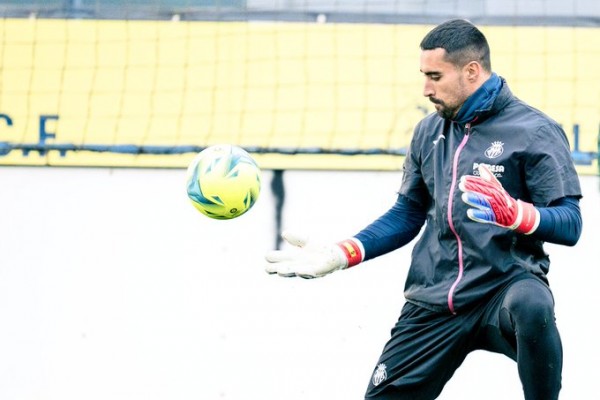 Asenjo, único jugador Villarreal que puede negociar su futuro desde 1 enero