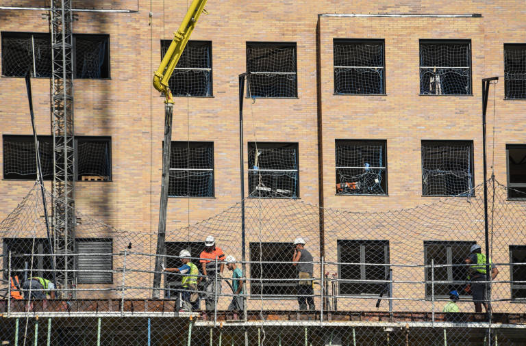 El precio de la vivienda subirá un 4 % en 2022 por el coste de los materiales
