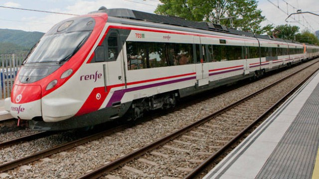 Adif utilizará una locomotora piloto en cola para que circulen los trenes por la Región durante el soterramiento