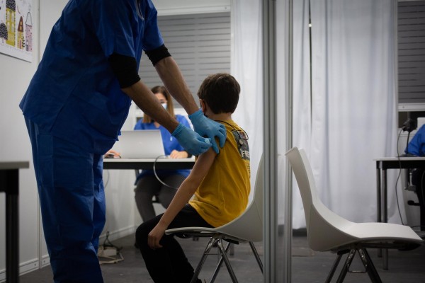  Más de 700.000 niños han recibido ya la primera dosis de la vacuna contra la covid