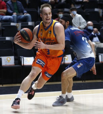 Prepelic y Dubljevic levantan a Valencia Basket ante Obradoiro
