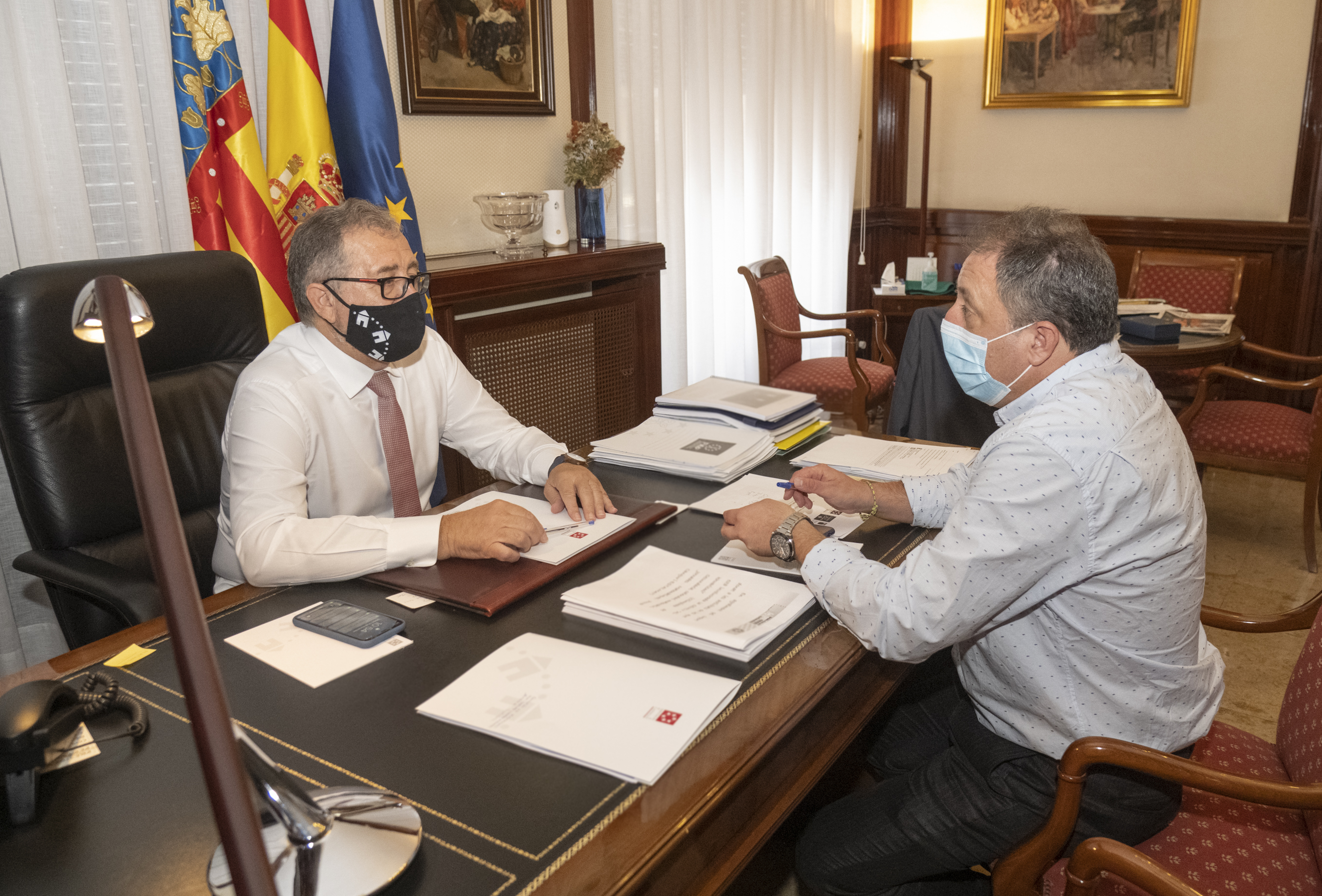 La Diputación contempla reconocer la carrera profesional a los funcionarios y crear 25 plazas 