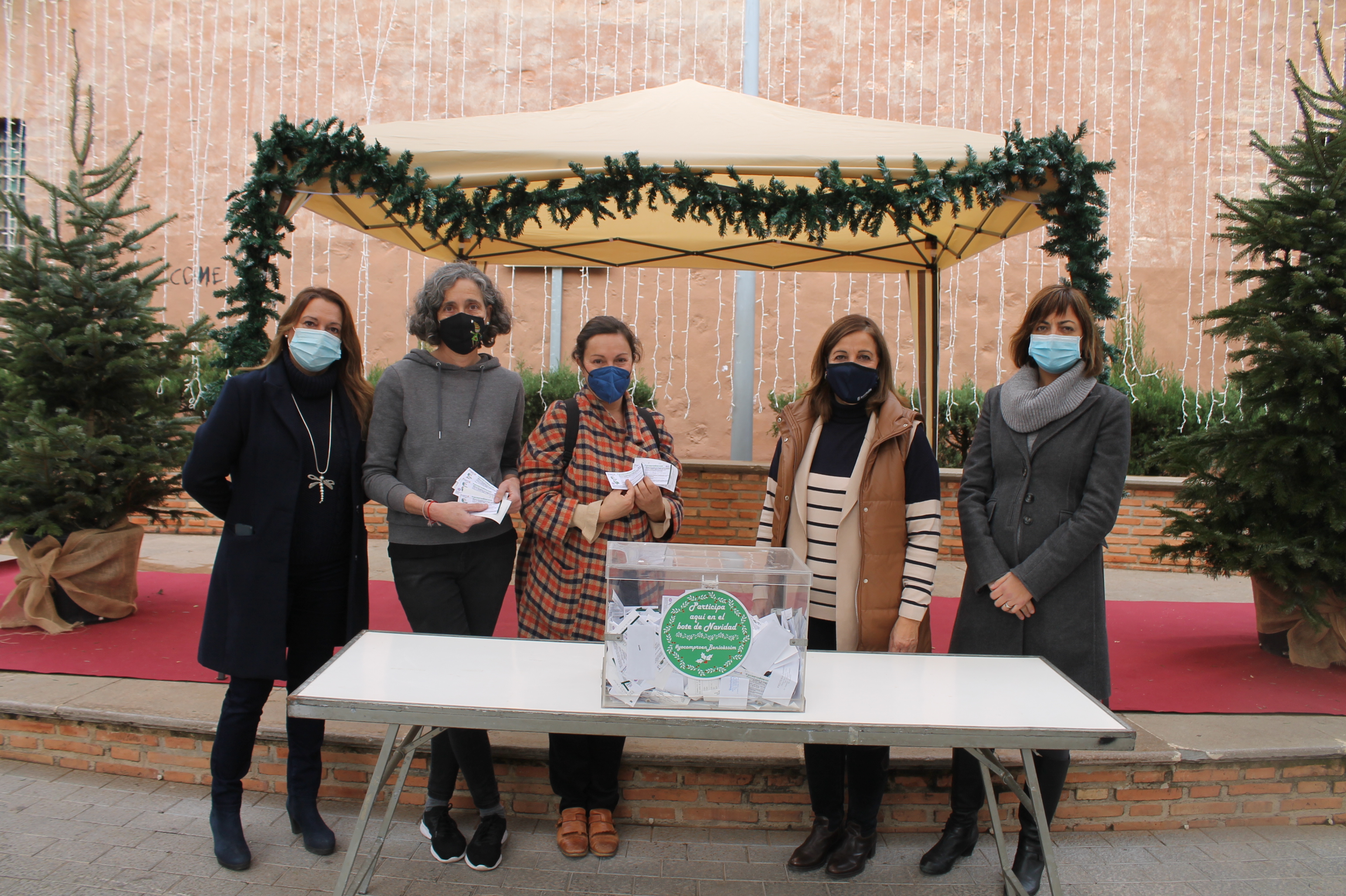 Benicàssim fideliza las compras con el
primer sorteo del Bote de Navidad