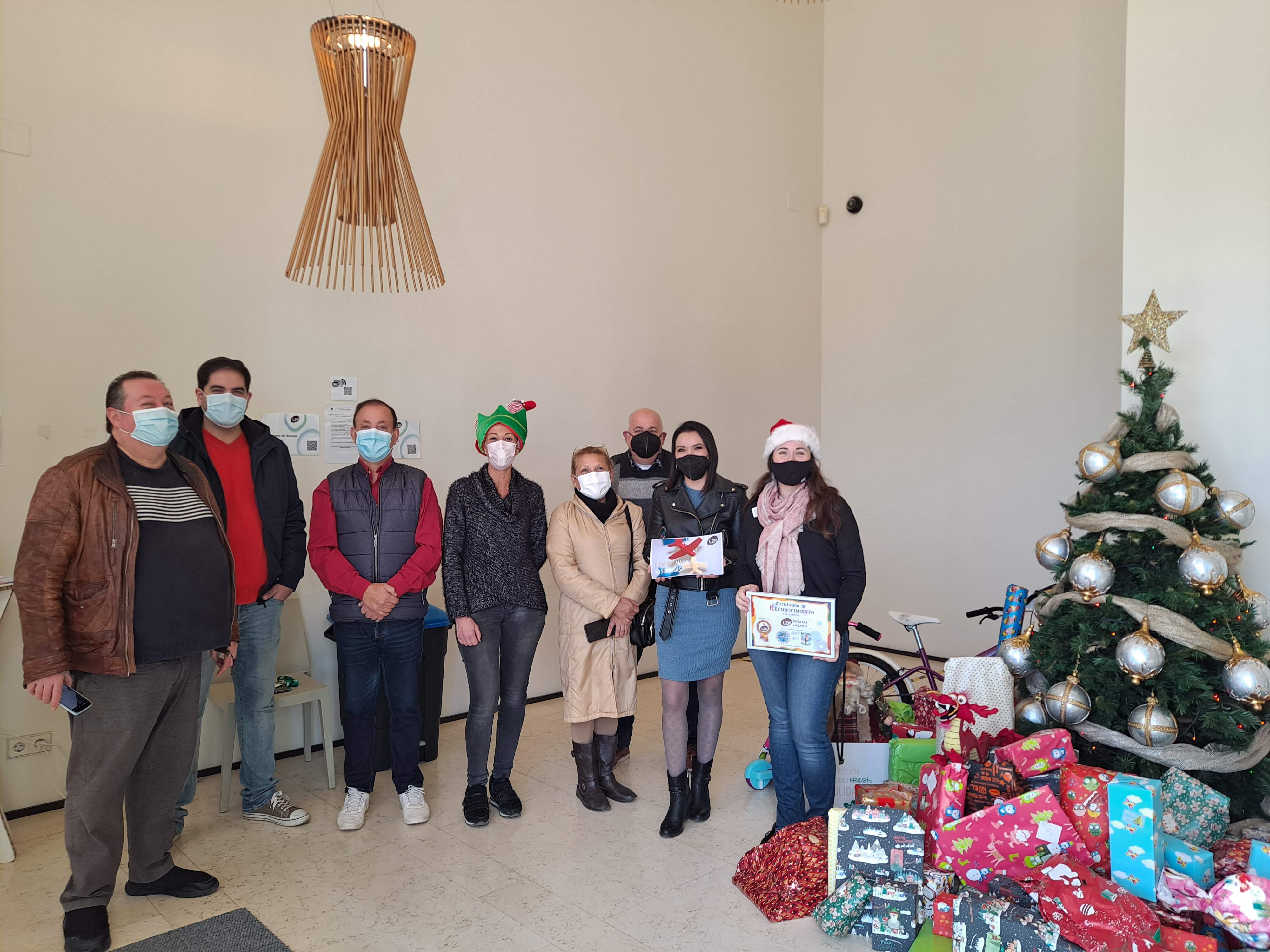 La empresa Patatas Lázaro promueve una campaña de recogida de juguetes en l'Horta Nord