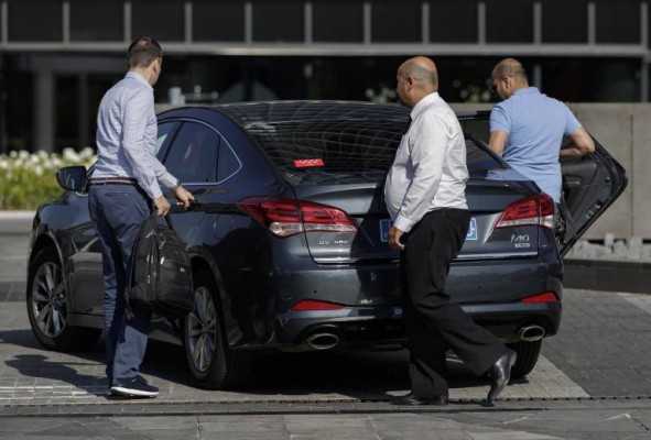 València regula los VTC: se pedirán una hora antes y no estacionarán en espacios concurridos