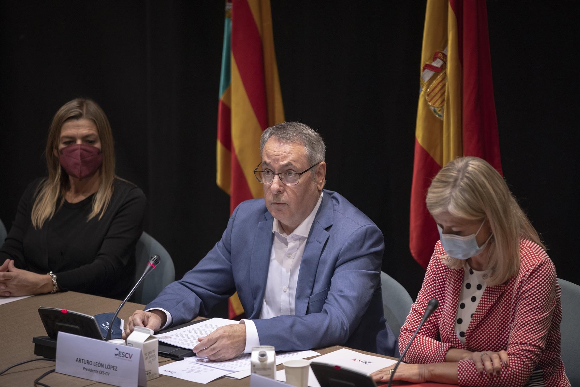 El presidente del Comité Econòmic i Social de la Comunitat podrá tener dedicación exclusiva

