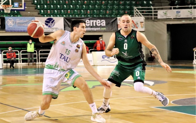 El TAU Castelló se atasca en el último cuarto y pierde en la pista del Cáceres (77-68)