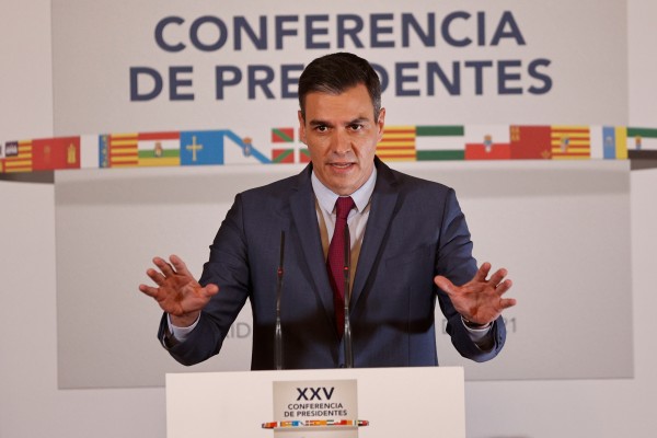 La cacareada conferencia de Sánchez se salda con medidas insuficientes