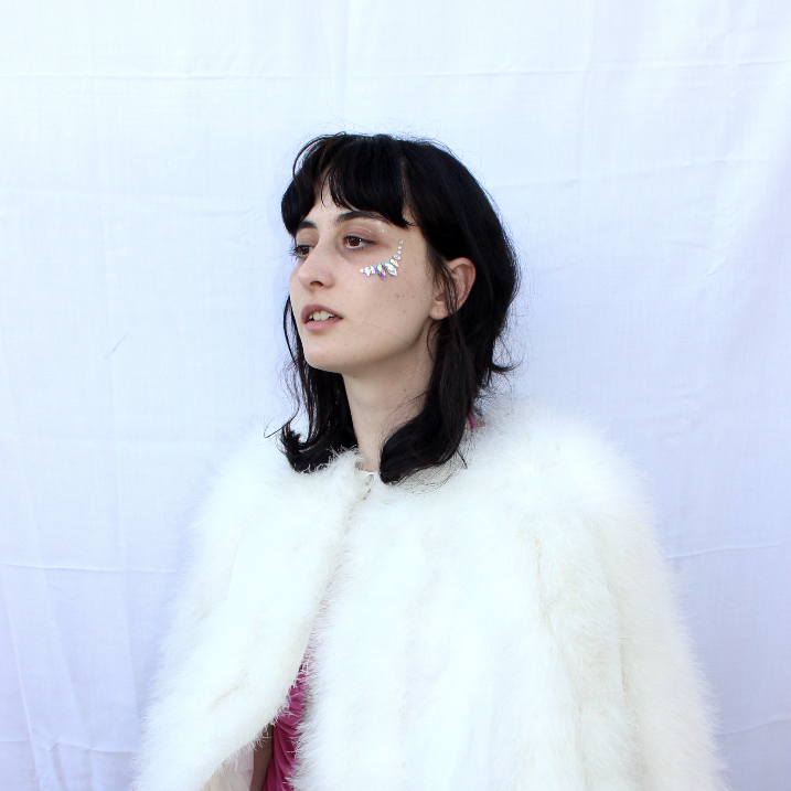 Sofía, Lacquer y Brindis al Sol: tres maneras de pasar del punk de guitarras a los sintetizadores 

