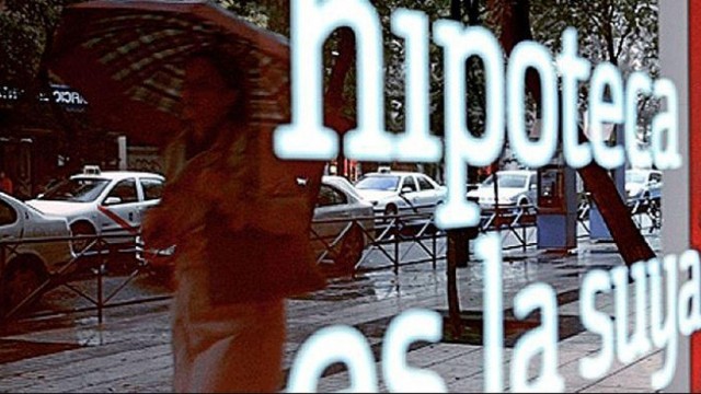 La firma de hipotecas sobre viviendas se modera en octubre al crecer un 27,9%