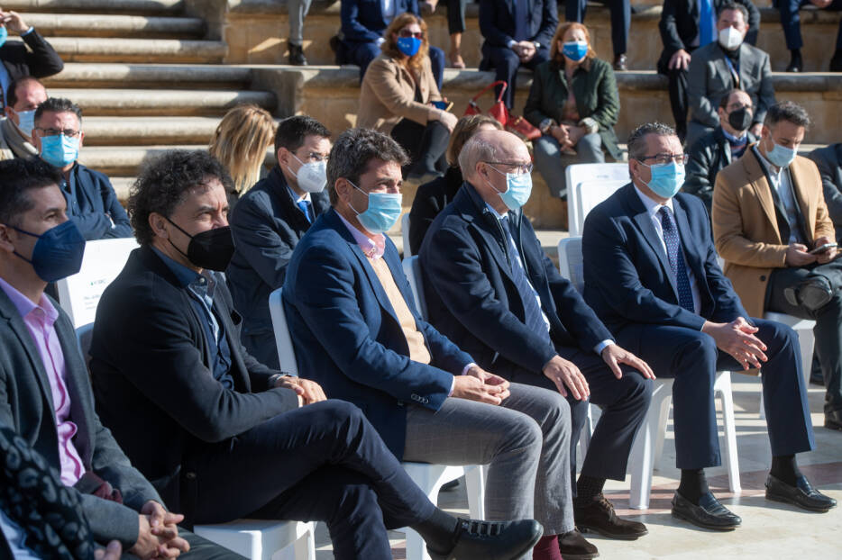 Benidorm, Torrevieja y Alicante anticipan su rechazo a aplicar la tasa turística anunciada por el Botànic 