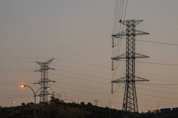 El Gobierno prorroga cuatro meses más la bajada de los impuestos sobre la electricidad
