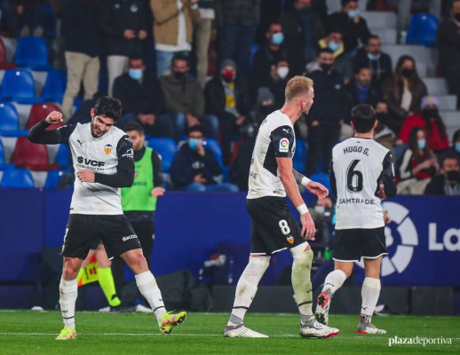 Palo y zanahoria para Guedes