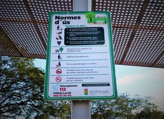 San Vicente instala 188 carteles informativos en zonas verdes del municipio
