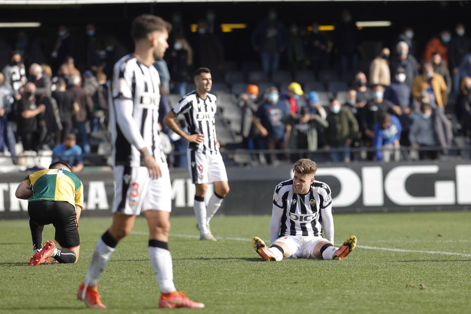 El CD Castellón se desinfla en la recta final de un mes cargado de partidos