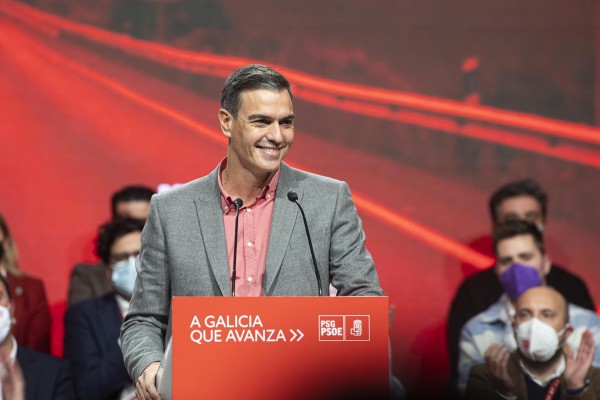 El CIS mantiene al PSOE en cabeza ampliando su ventaja sobre el PP, que se estanca, y sube Vox
