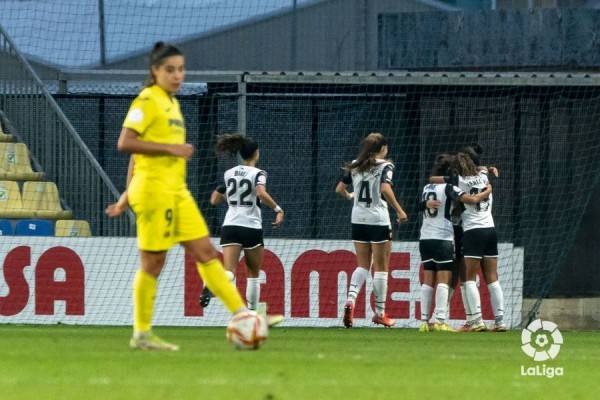 El Valencia coge oxígeno ante el Villarreal