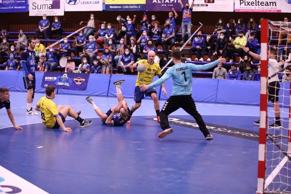 El Benidorm busca despedir el año en Torrelavega con récord de victorias
