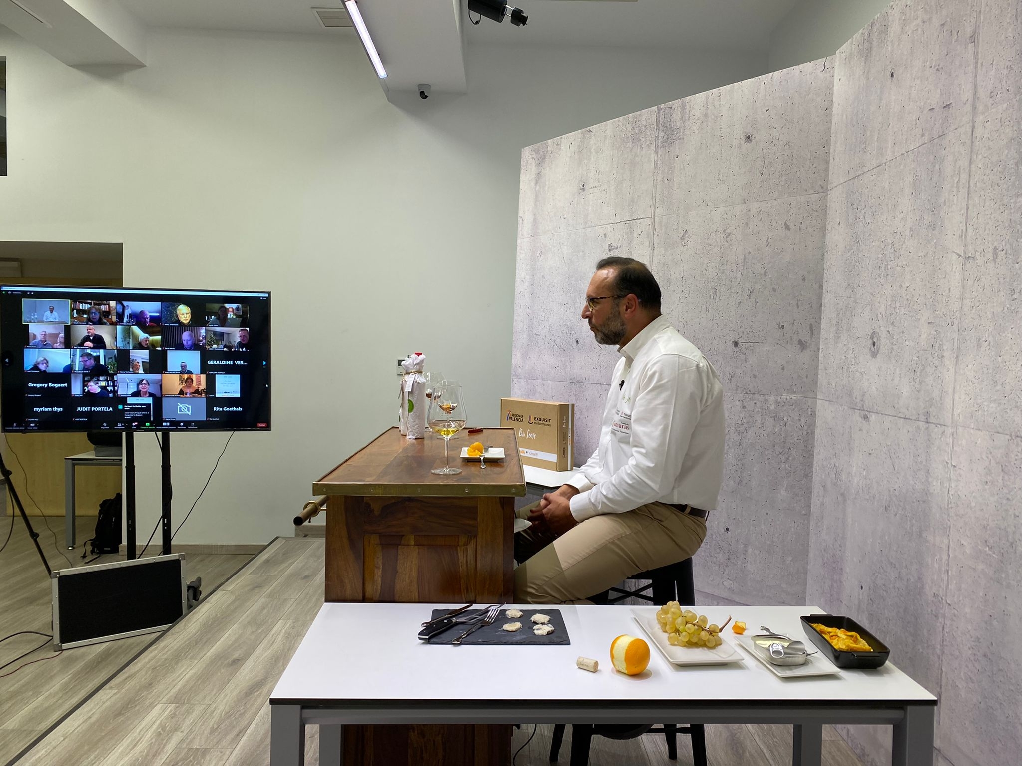 Referentes gastronómicos belgas conocen los productos biológicos de la Comunitat con una cata virtual