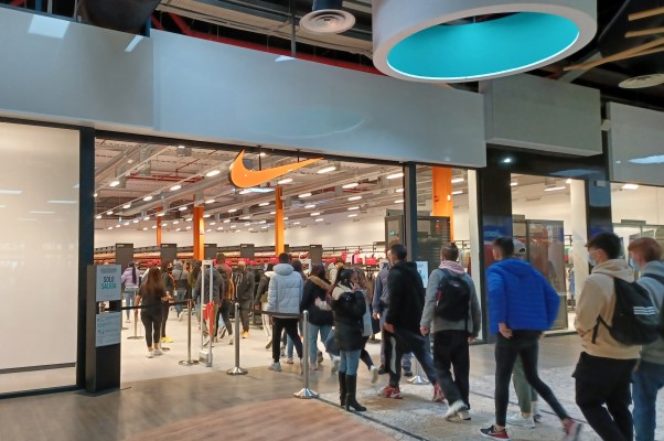 Nike crece en The Outlet Stores con una tienda de 1.200 metros y productos exclusivos a bajo precio