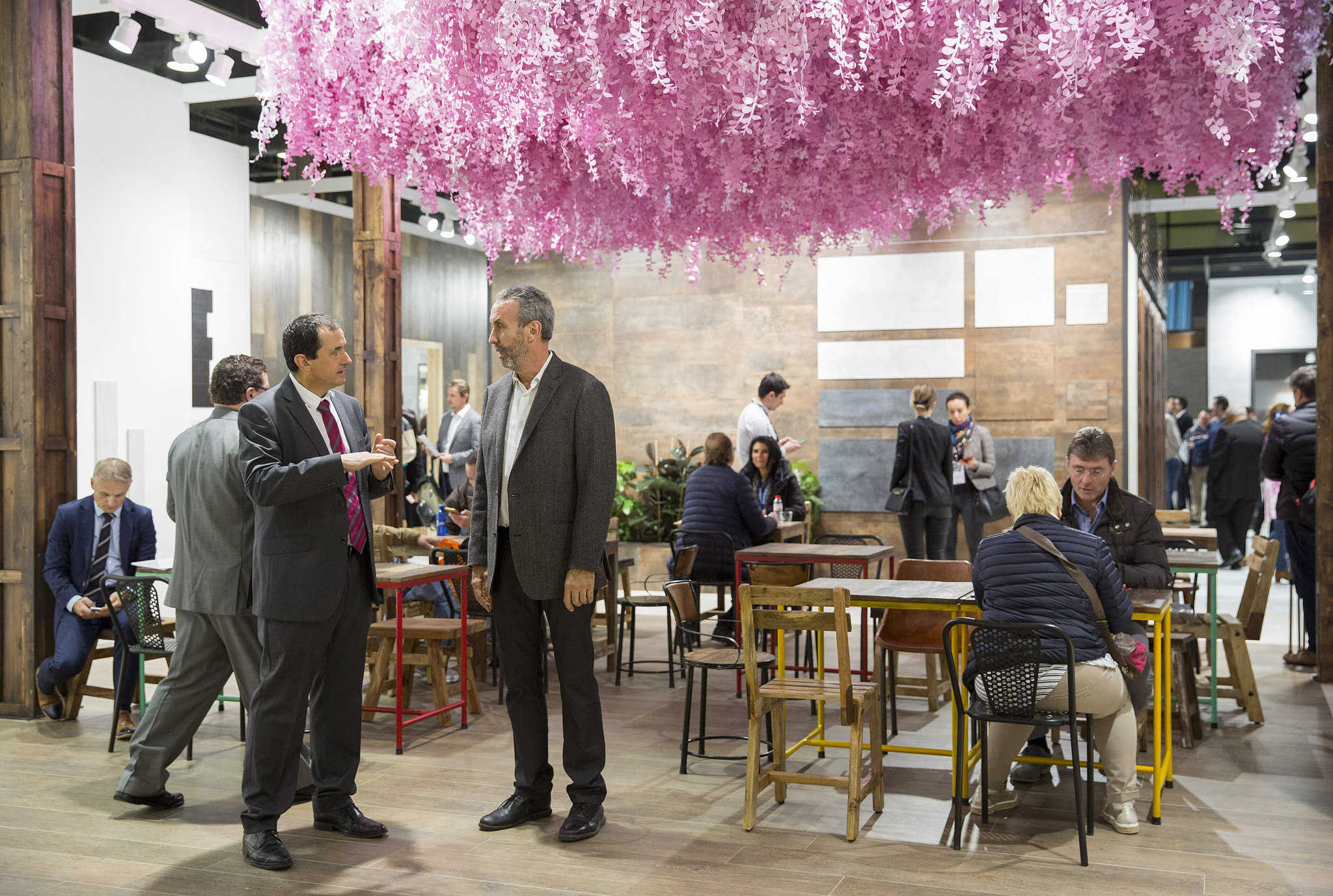 El sector azulejero se vuelca en el mercado ruso y confía en un impacto limitado del 'Brexit' y Trump