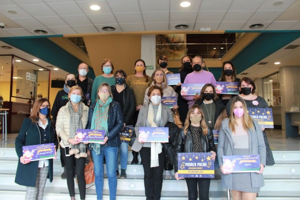 Burriana entrega los 18 premios del concurso navideño de escaparates y decoración de interiores
