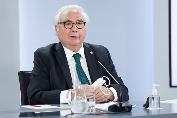 El ministro de Universidades, Manuel Castells, abandona el Gobierno