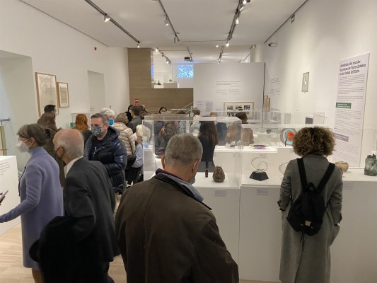 El González Martí rememora la muestra que revolucionó la creación contemporánea en vidrio