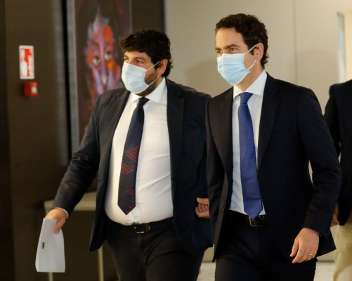 El fiscal pide el archivo de la denuncia contra Miras y un cargo de Salud por la operación de un familiar de García Egea
