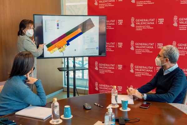 El aeropuerto reevalúa su actividad: el IVIE hará un estudio para conocer el impacto de la ZAC