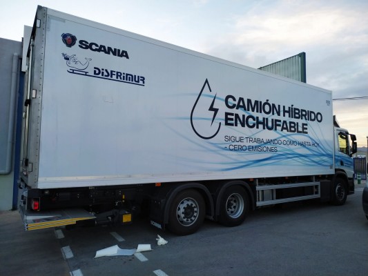 Disfrimur pone en marcha el primer camión híbrido enchufable desarrollado por Scania