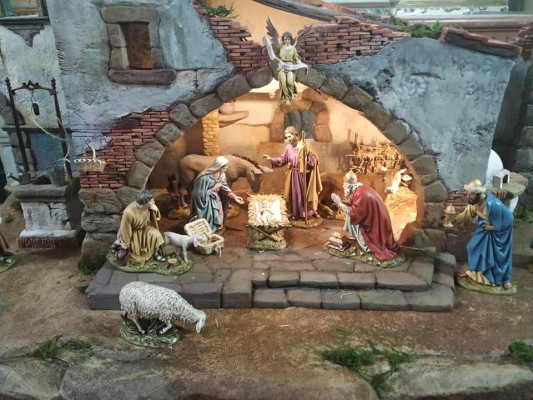 El belén de Sant Blai, el de Playmobil y la Zambomba flamenca inician el programa navideño de Burriana