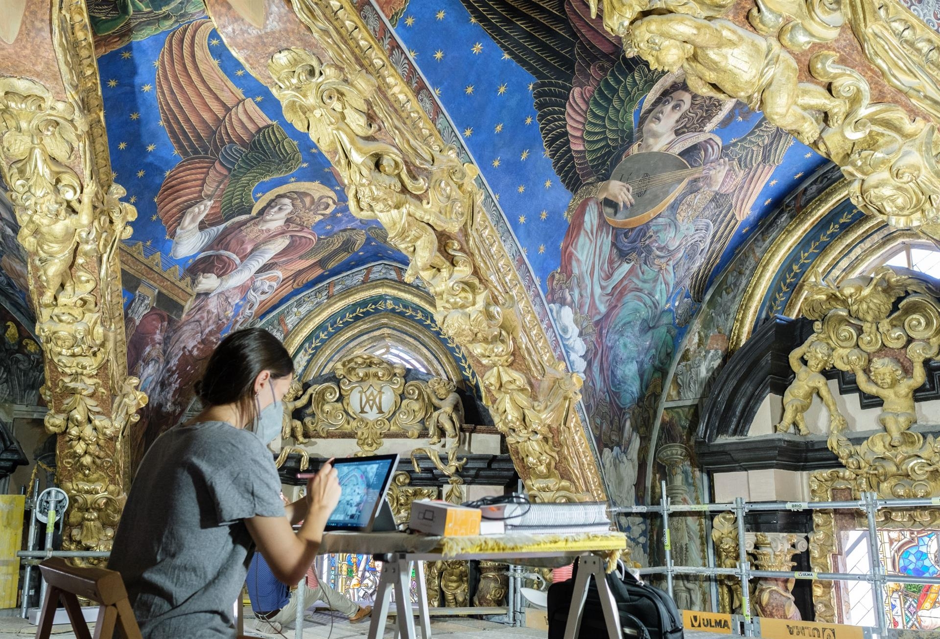 Estudios sobre las afecciones de los frescos renacentistas de los ángeles músicos de la bóveda de la Catedral de Valencia - V.GUTIÉRREZ/AVAN.  - 
