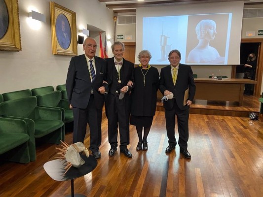 Miquel Navarro toma posesión como nuevo académico en la Real Academia de San Carlos