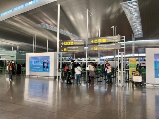 Los usuarios de avión se duplican en octubre y los del AVE se multiplican por más de tres