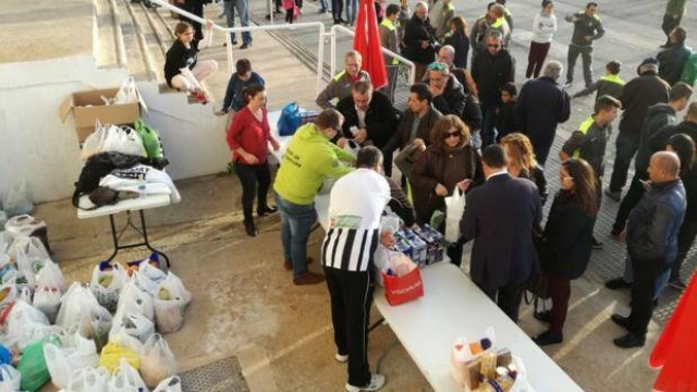 Real Murcia y Cartagena recogen juguetes para niños sin recursos esta Navidad