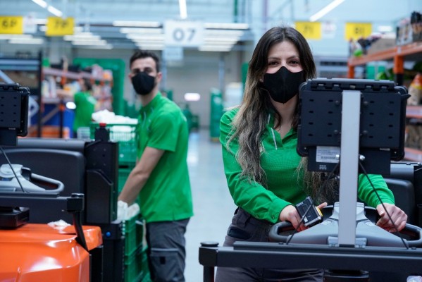 Mercadona y los sindicatos firman un nuevo plan de igualdad