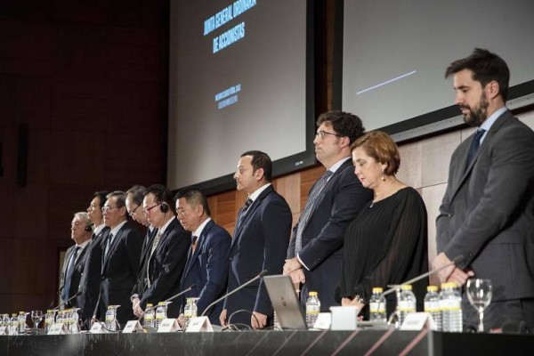 El Valencia CF niega que ofreciera 100.000 euros para detener las medidas cautelares para asistir a la Junta