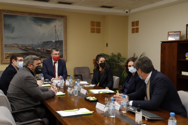 Mollà pide facilidades para poder verter el sobrante del autoconsumo fotovoltaico a la red eléctrica
