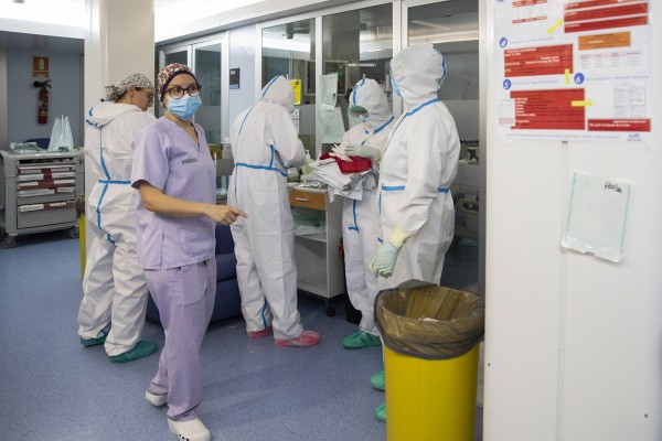 La Comunitat encabeza durante cinco semanas seguidas la lista de sanitarios contagiados