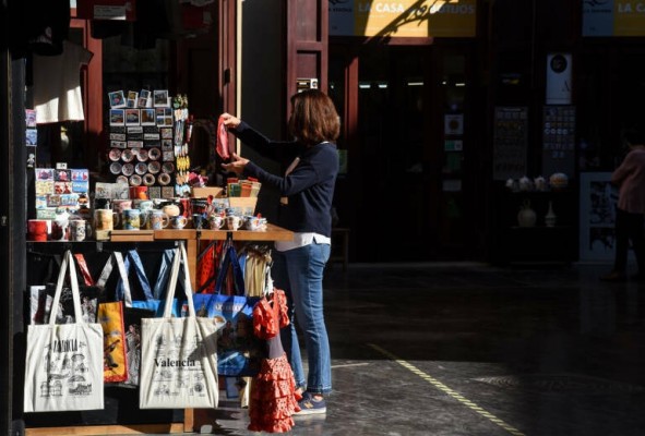 Así queda el calendario comercial de 2022: los comercios podrán abrir el 19 de marzo