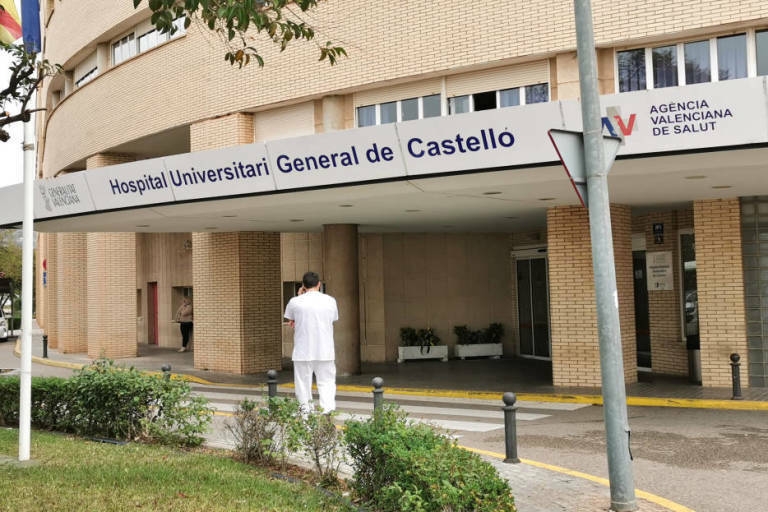 La oposición y Podem tumban la contratación de personal laboral en consorcios sanitarios  