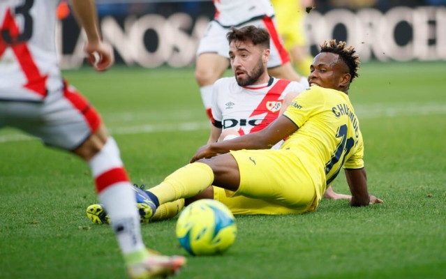 Chukwueze cumplió cien partidos en LaLiga ante el Rayo
