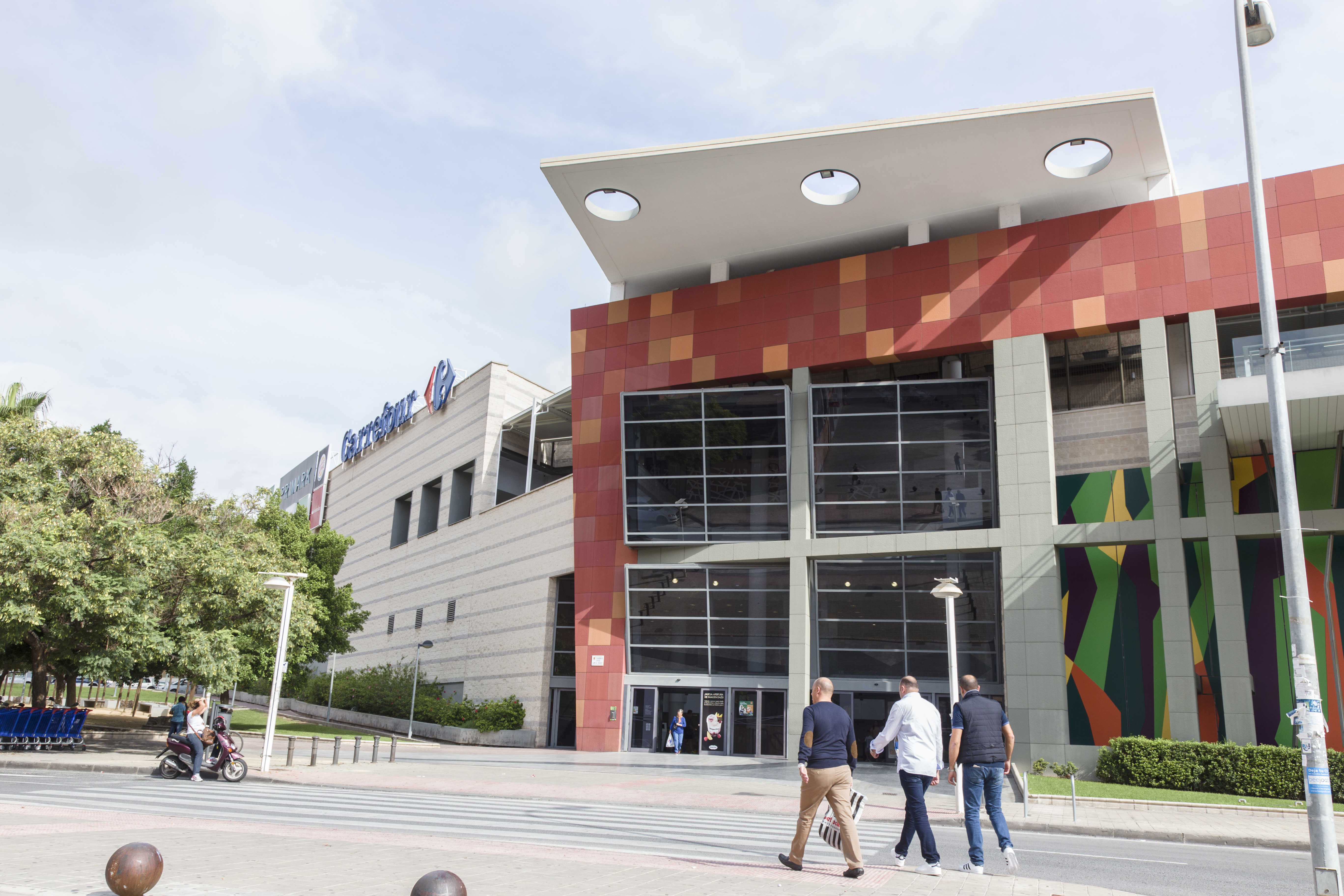 El tripartito insta a la jueza a aclarar cómo debe encajar la apertura en domingo 