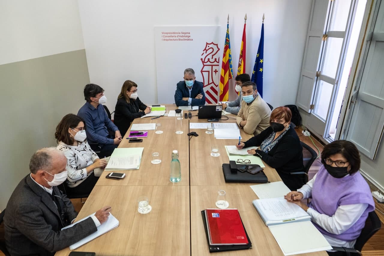 Una decena de municipios ofrecen suelos al Consell para promover cerca de 650 viviendas públicas