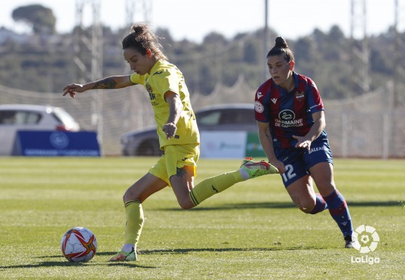 El Villarreal se impone con consistencia al Levante