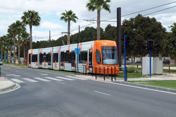 Los usuarios del Tram valoran con 8,63 puntos el servicio del metropolitano durante 2021