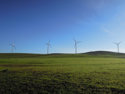 Las energías renovables ganan terreno y ya generan casi el 50 % de la electricidad en España