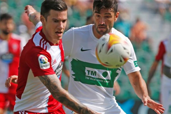Barragán, única novedad en el once del Elche