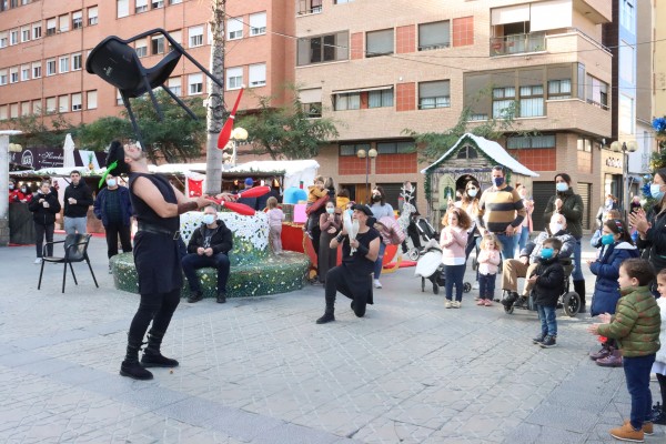 Onda abre el Mercat de Nadal con pista de hielo gratuita y programación para toda la familia